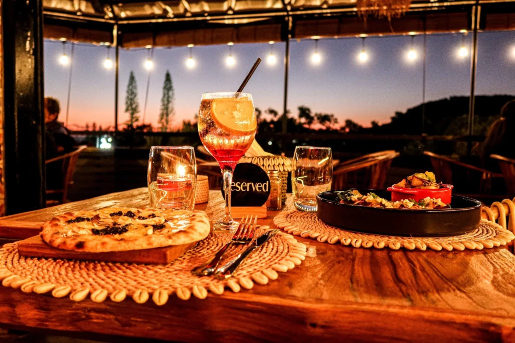 lounge-restaurant
